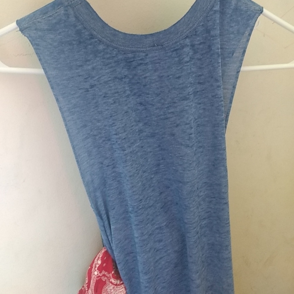 Top - Picture 2 of 3